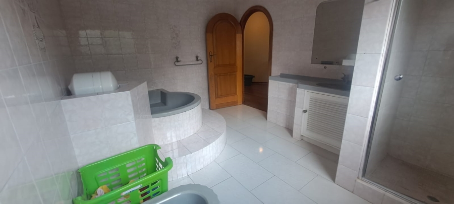 5 Bedroom Property for Sale in Sunward Park Gauteng