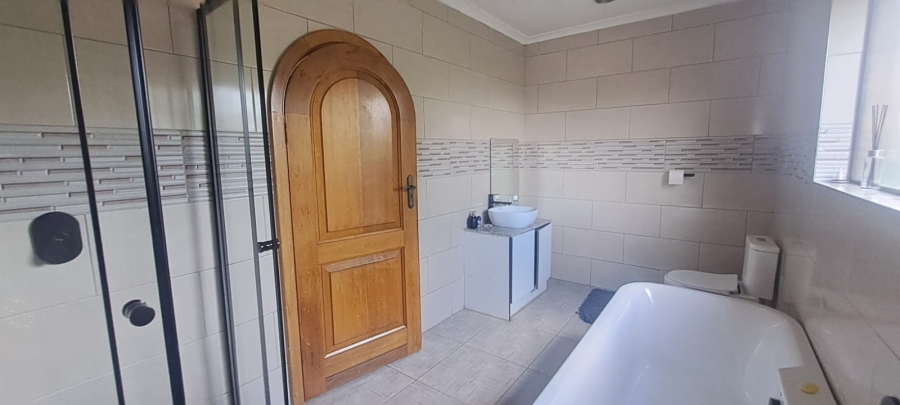 5 Bedroom Property for Sale in Sunward Park Gauteng