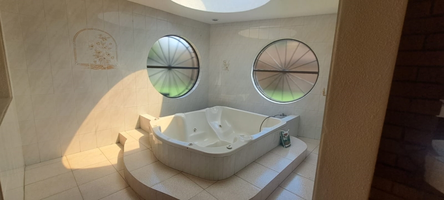 5 Bedroom Property for Sale in Sunward Park Gauteng