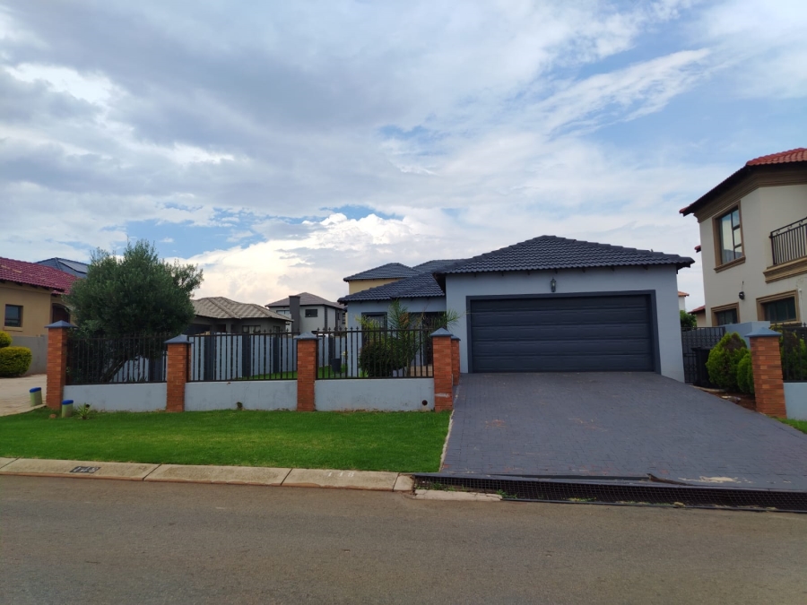 3 Bedroom Property for Sale in Wildtuinpark Gauteng