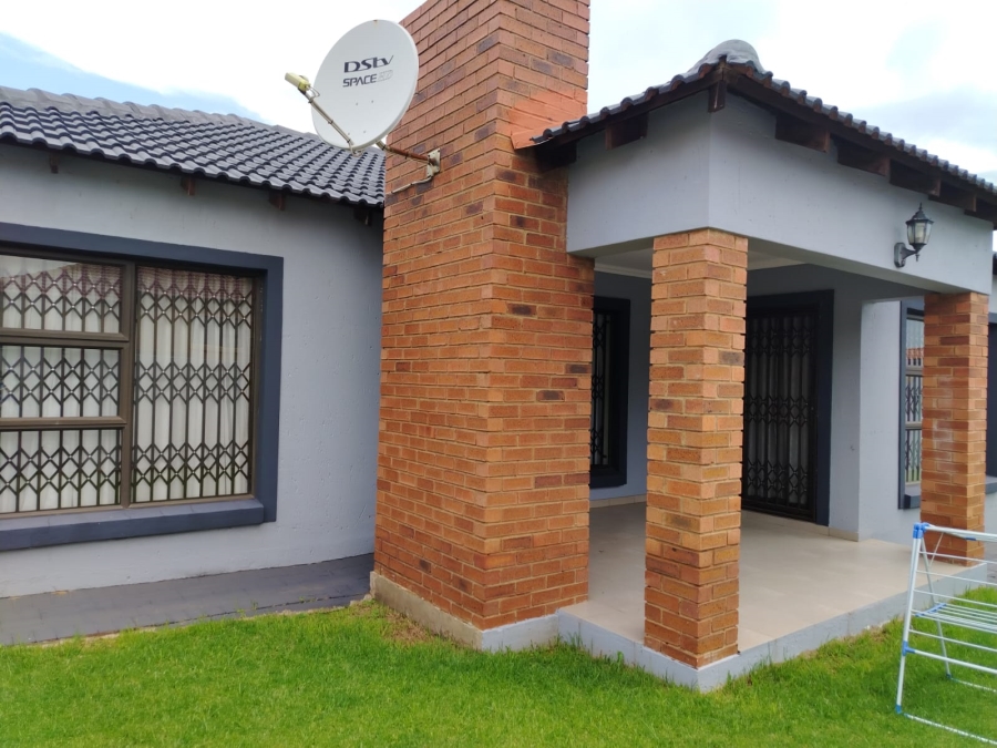 3 Bedroom Property for Sale in Wildtuinpark Gauteng