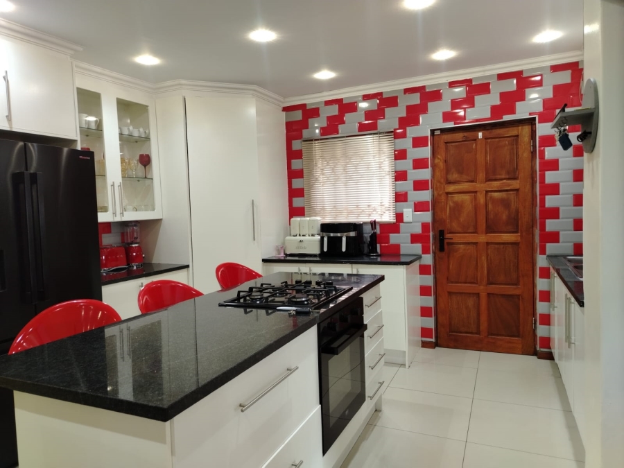 3 Bedroom Property for Sale in Wildtuinpark Gauteng