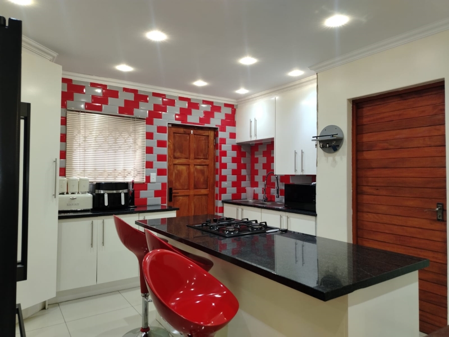 3 Bedroom Property for Sale in Wildtuinpark Gauteng