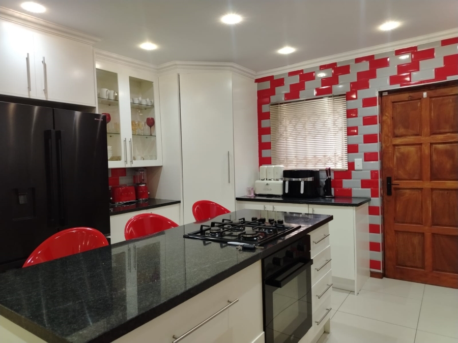 3 Bedroom Property for Sale in Wildtuinpark Gauteng