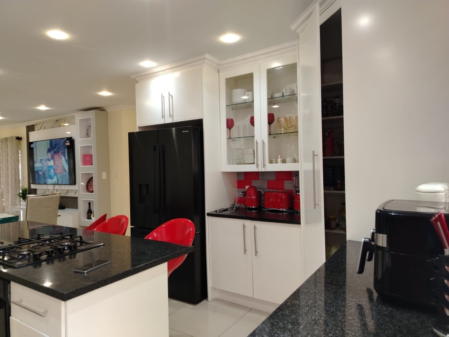 3 Bedroom Property for Sale in Wildtuinpark Gauteng