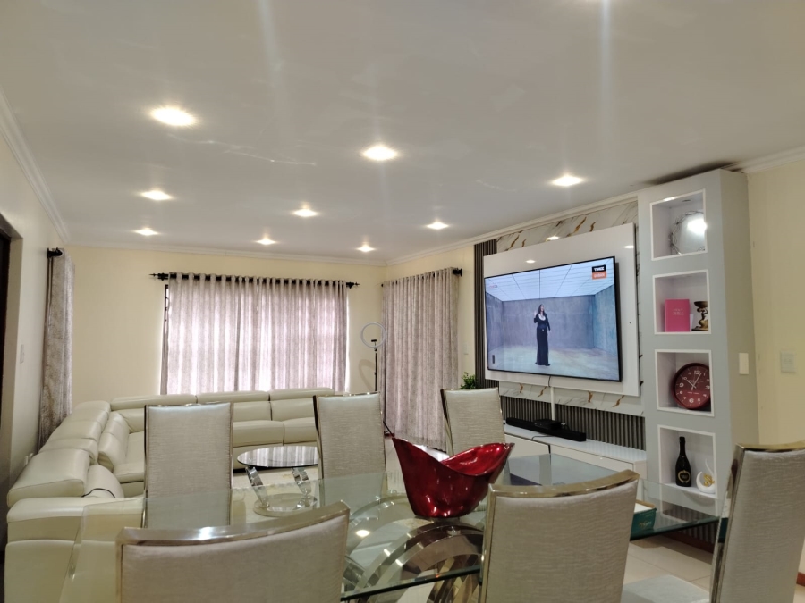 3 Bedroom Property for Sale in Wildtuinpark Gauteng