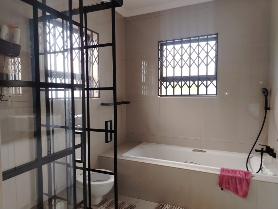 3 Bedroom Property for Sale in Wildtuinpark Gauteng