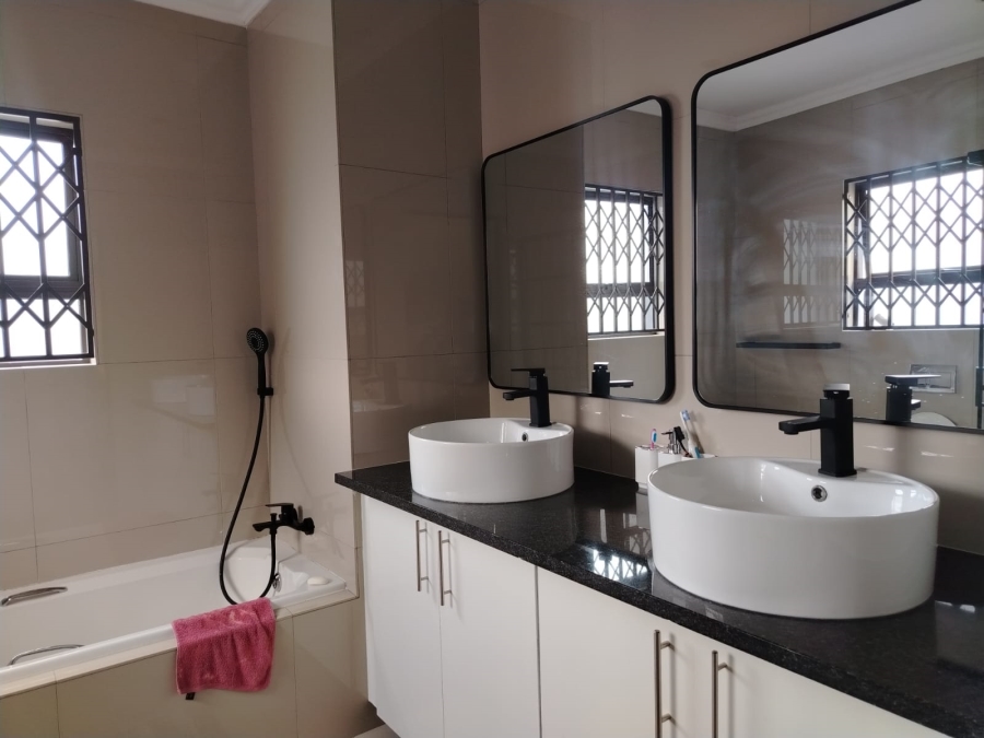 3 Bedroom Property for Sale in Wildtuinpark Gauteng