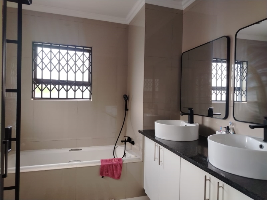 3 Bedroom Property for Sale in Wildtuinpark Gauteng