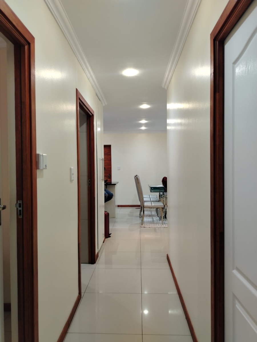 3 Bedroom Property for Sale in Wildtuinpark Gauteng