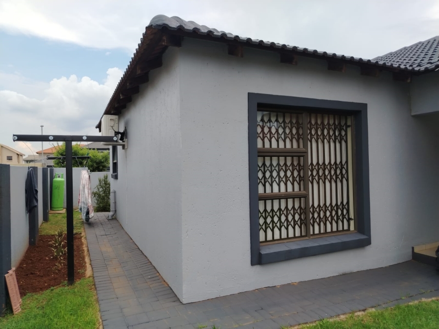 3 Bedroom Property for Sale in Wildtuinpark Gauteng