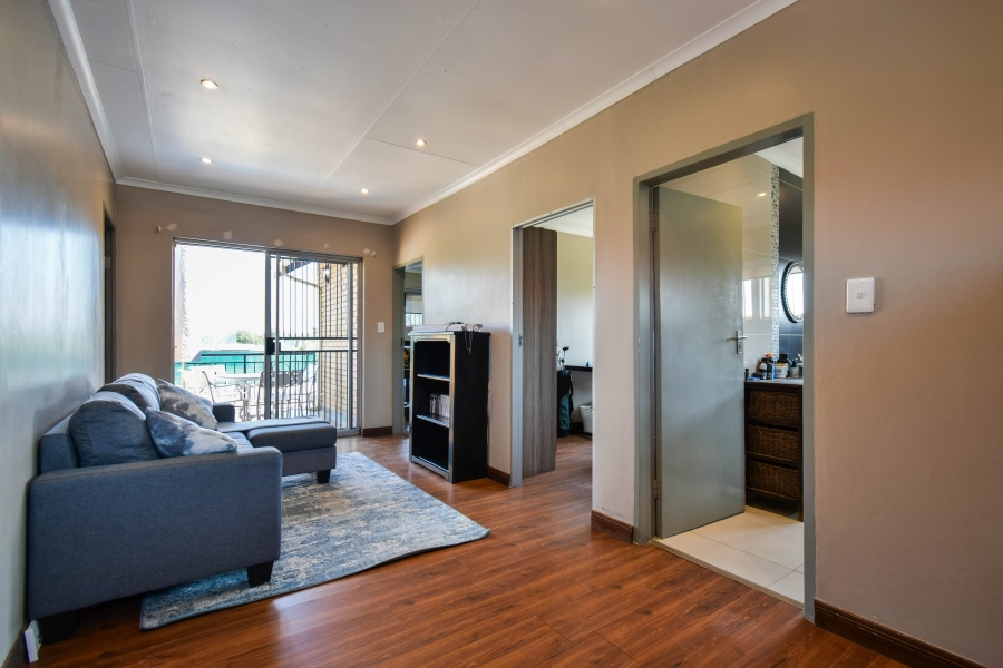 To Let 5 Bedroom Property for Rent in Garsfontein Gauteng