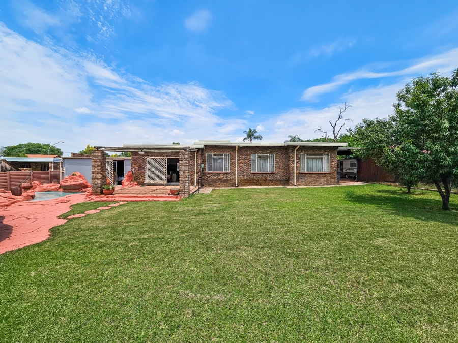 3 Bedroom Property for Sale in Garsfontein Gauteng