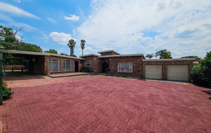 3 Bedroom Property for Sale in Garsfontein Gauteng