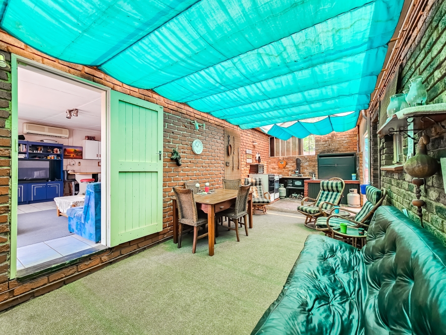 3 Bedroom Property for Sale in Garsfontein Gauteng