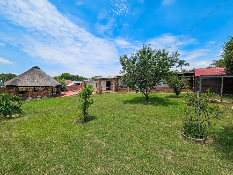 3 Bedroom Property for Sale in Garsfontein Gauteng