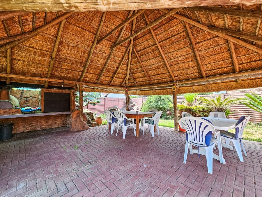 3 Bedroom Property for Sale in Garsfontein Gauteng