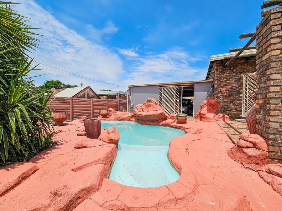 3 Bedroom Property for Sale in Garsfontein Gauteng