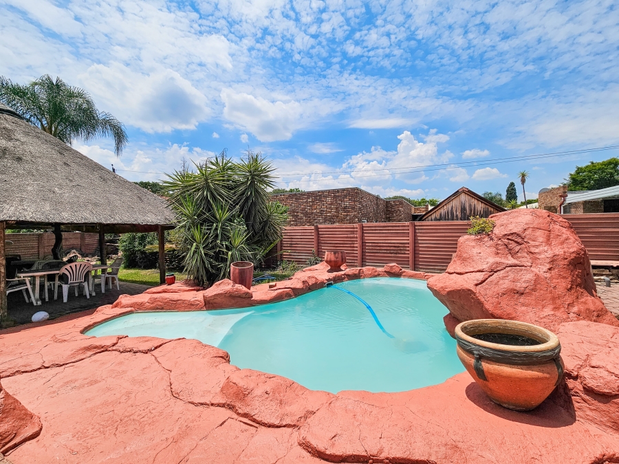 3 Bedroom Property for Sale in Garsfontein Gauteng