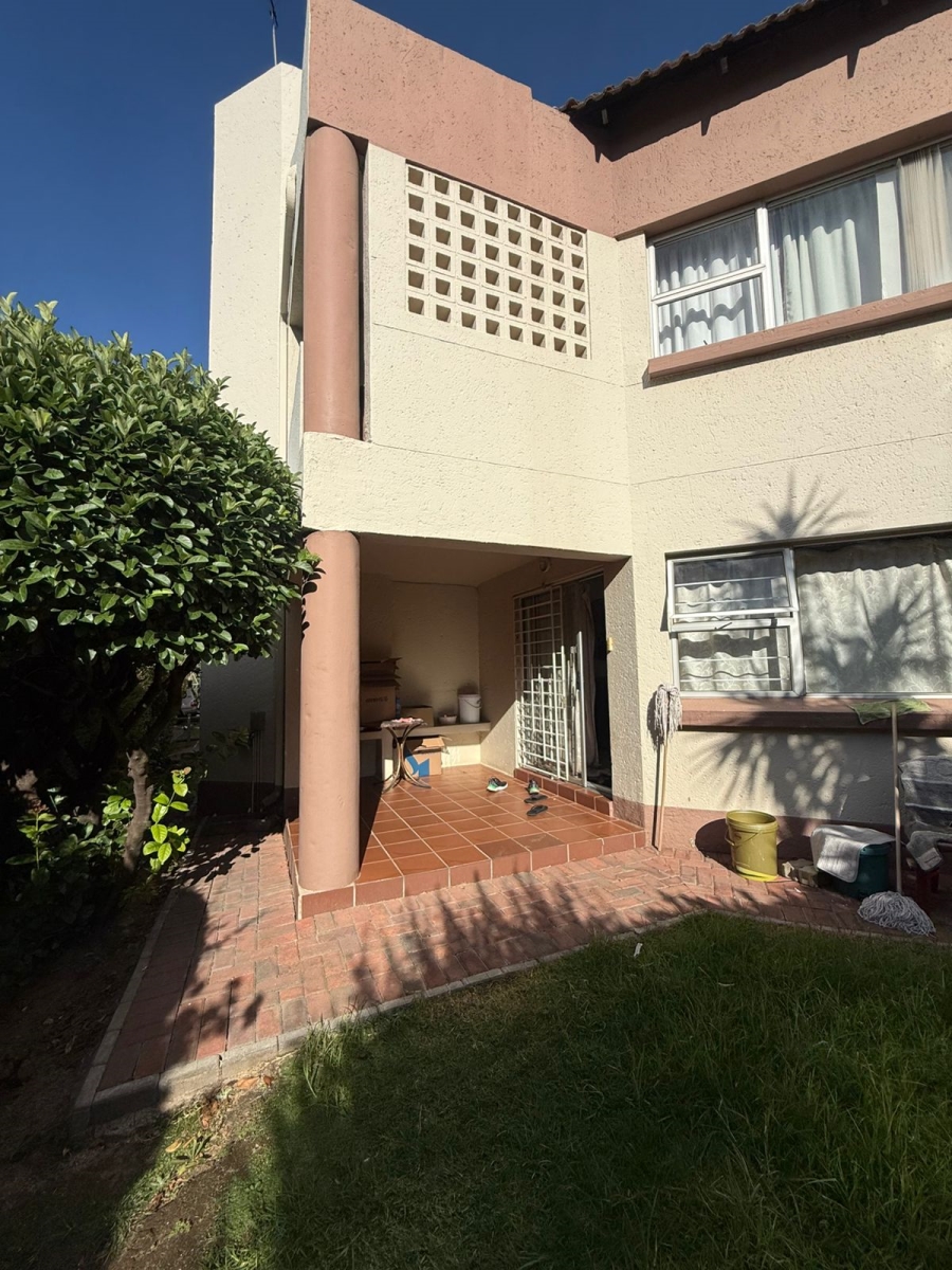 1 Bedroom Property for Sale in Bedfordview Gauteng