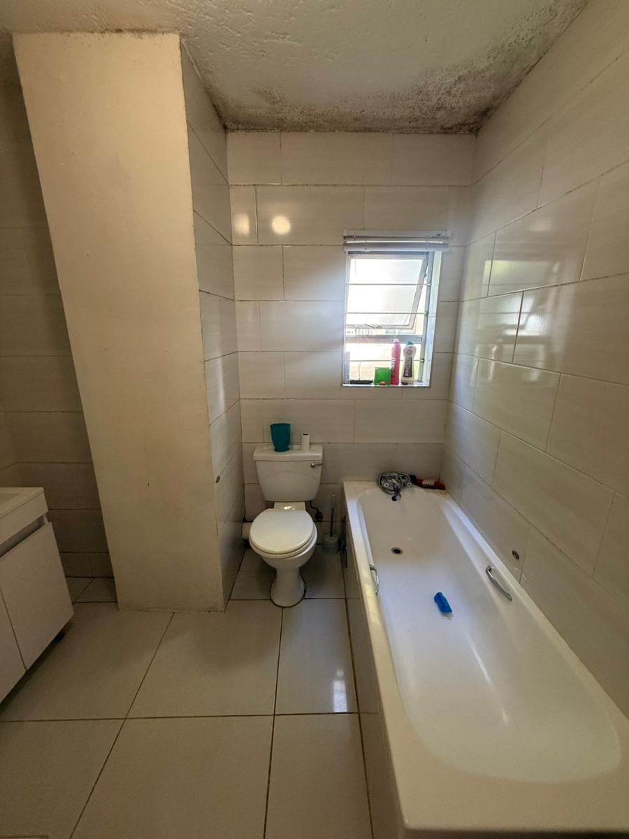 1 Bedroom Property for Sale in Bedfordview Gauteng