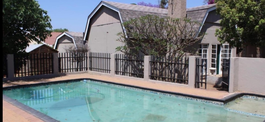 6 Bedroom Property for Sale in Birchleigh Gauteng