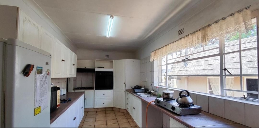 6 Bedroom Property for Sale in Birchleigh Gauteng