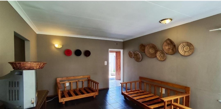 6 Bedroom Property for Sale in Birchleigh Gauteng