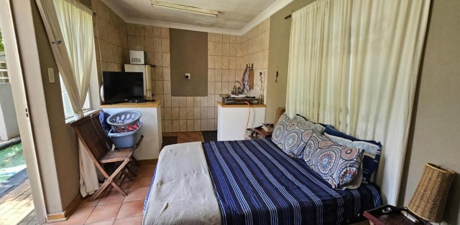 6 Bedroom Property for Sale in Birchleigh Gauteng