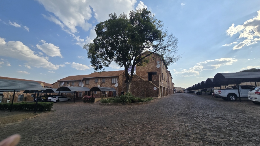 2 Bedroom Property for Sale in Halfway Gardens Gauteng