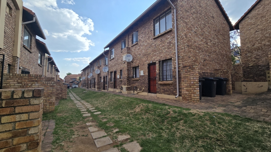 2 Bedroom Property for Sale in Halfway Gardens Gauteng