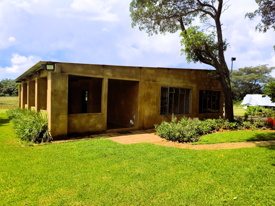 7 Bedroom Property for Sale in Doornkraal Gauteng