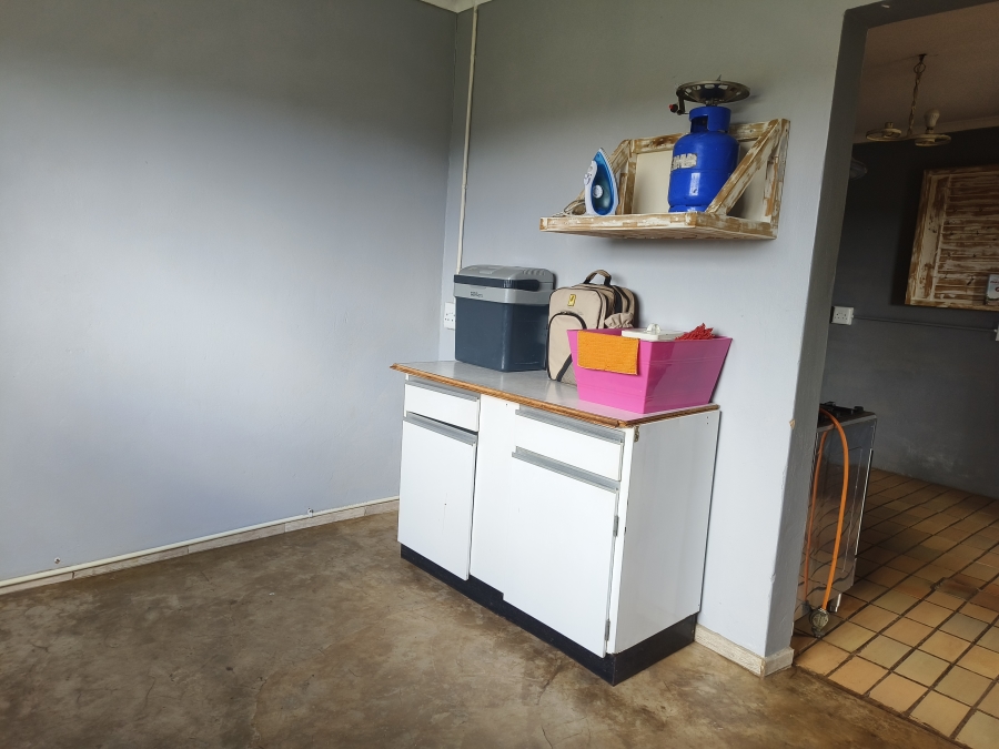 7 Bedroom Property for Sale in Doornkraal Gauteng