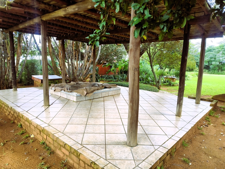 7 Bedroom Property for Sale in Doornkraal Gauteng