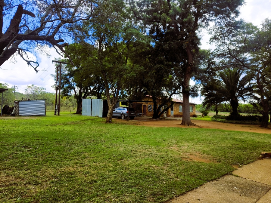 7 Bedroom Property for Sale in Doornkraal Gauteng