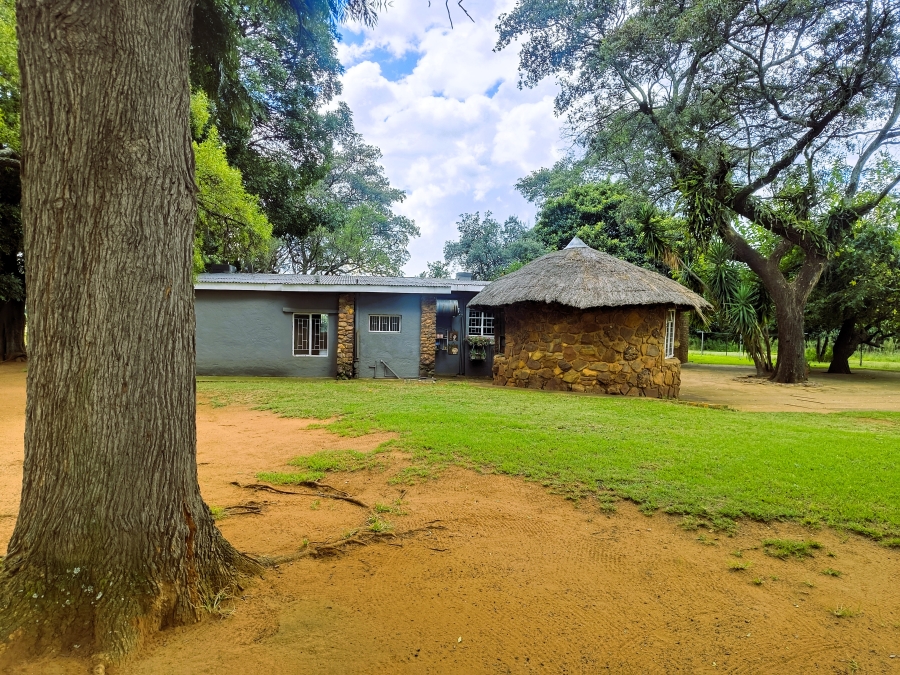 7 Bedroom Property for Sale in Doornkraal Gauteng