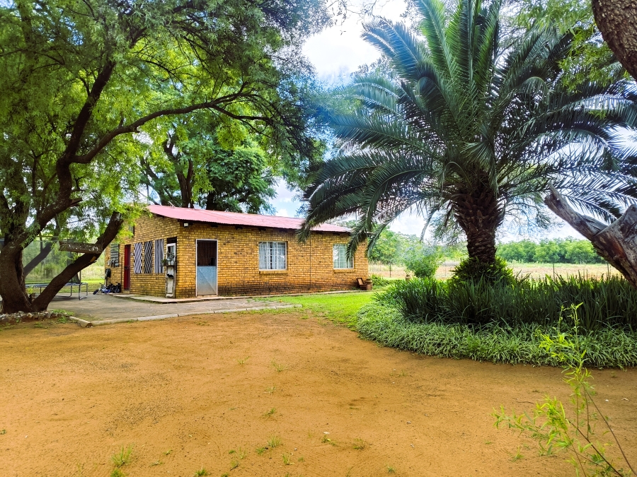 7 Bedroom Property for Sale in Doornkraal Gauteng