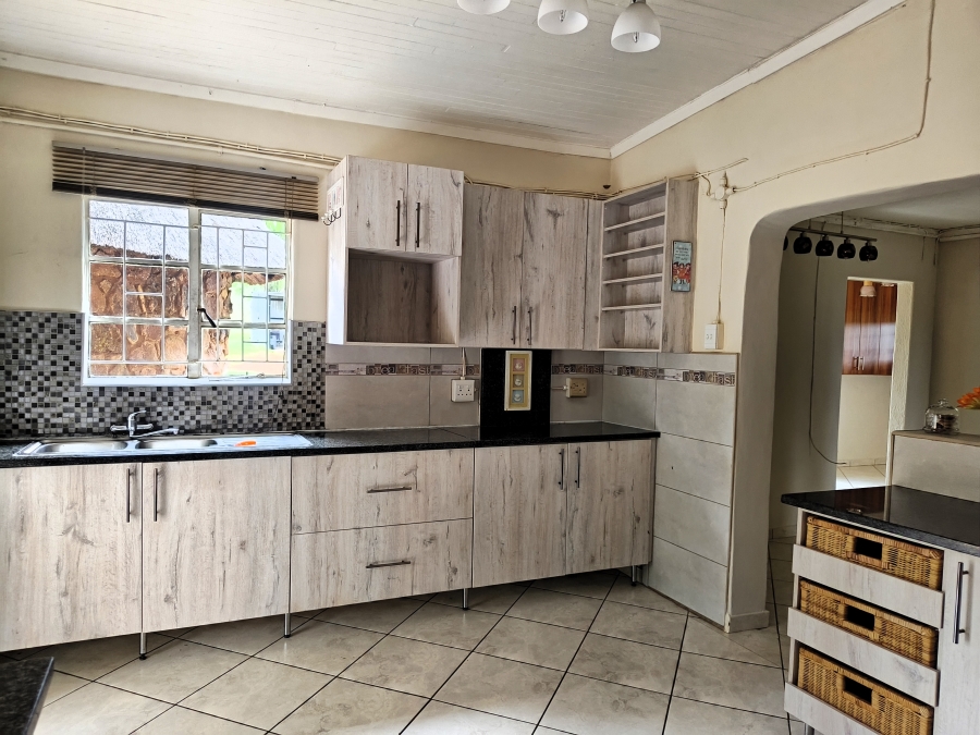 7 Bedroom Property for Sale in Doornkraal Gauteng