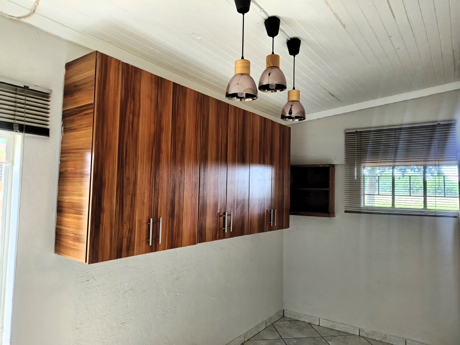 7 Bedroom Property for Sale in Doornkraal Gauteng