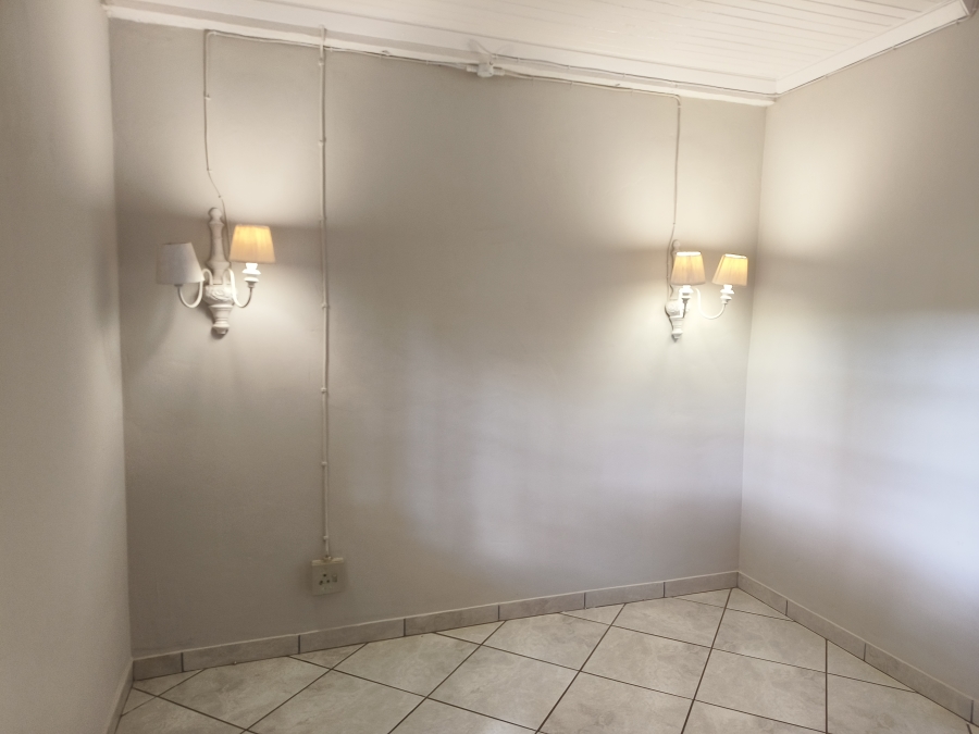 7 Bedroom Property for Sale in Doornkraal Gauteng