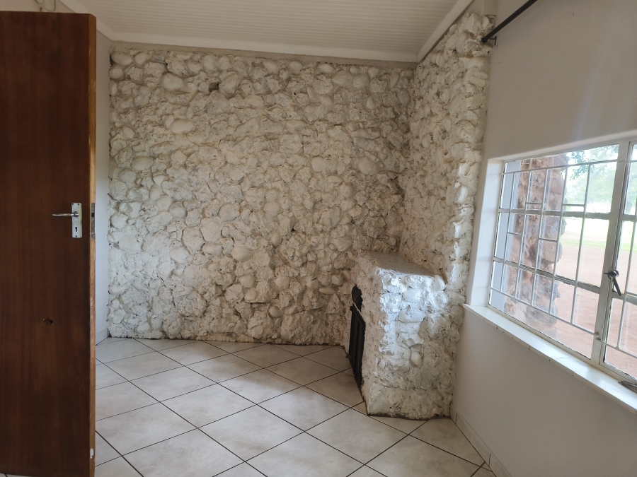 7 Bedroom Property for Sale in Doornkraal Gauteng