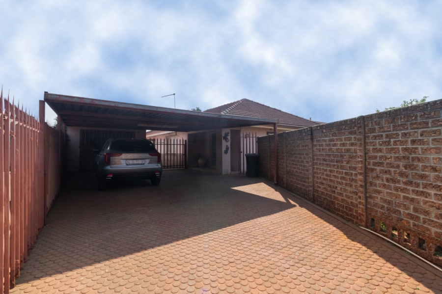 3 Bedroom Property for Sale in Klopperpark Gauteng