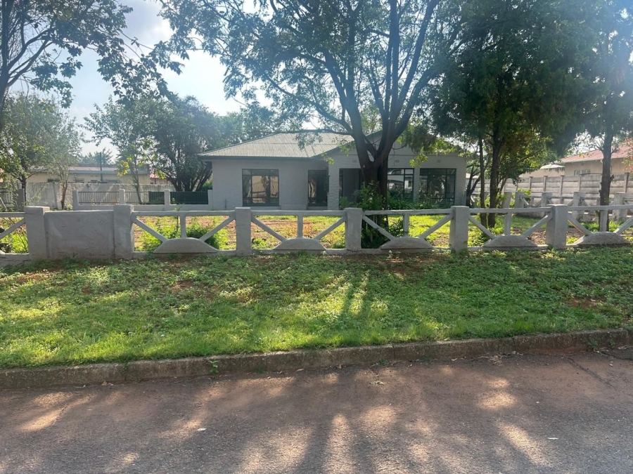 4 Bedroom Property for Sale in Westonaria Gauteng