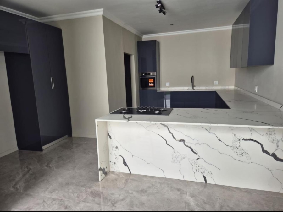 To Let 4 Bedroom Property for Rent in Hyde Park Gauteng