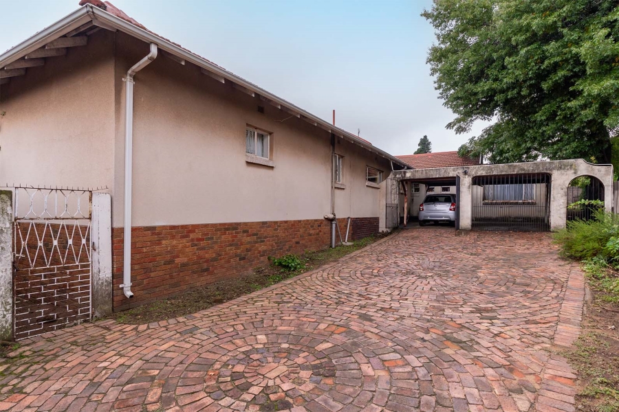 4 Bedroom Property for Sale in Lombardy East Gauteng