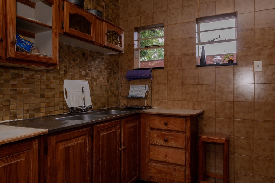 4 Bedroom Property for Sale in Lombardy East Gauteng