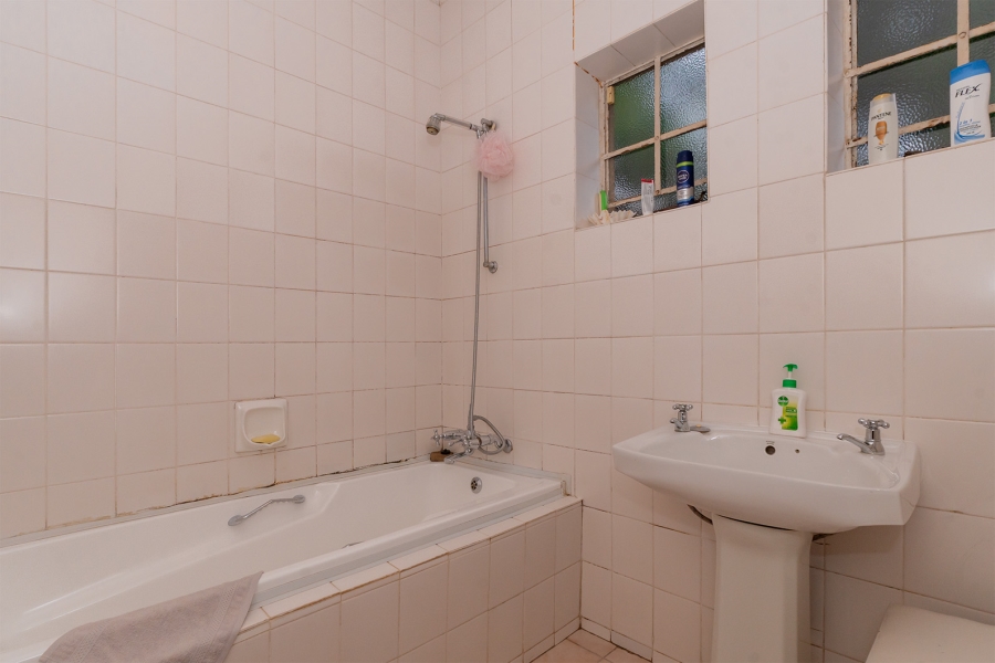 4 Bedroom Property for Sale in Lombardy East Gauteng