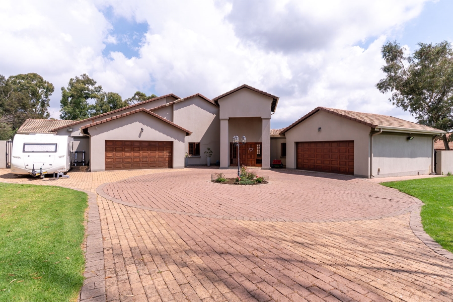 6 Bedroom Property for Sale in Norton Home Estate AH Gauteng