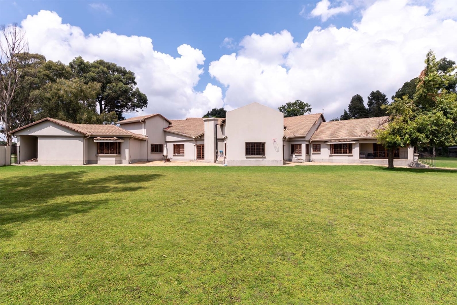 6 Bedroom Property for Sale in Norton Home Estate AH Gauteng