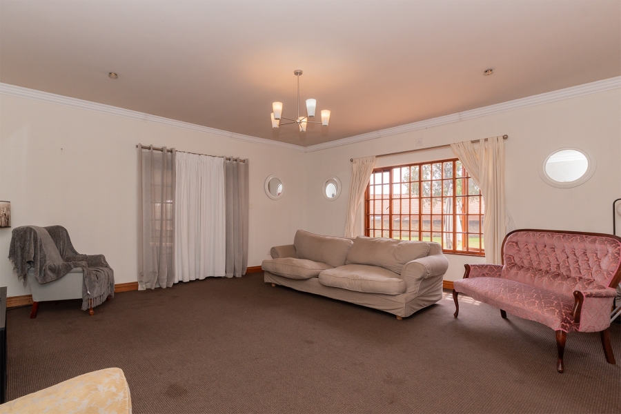 6 Bedroom Property for Sale in Norton Home Estate AH Gauteng